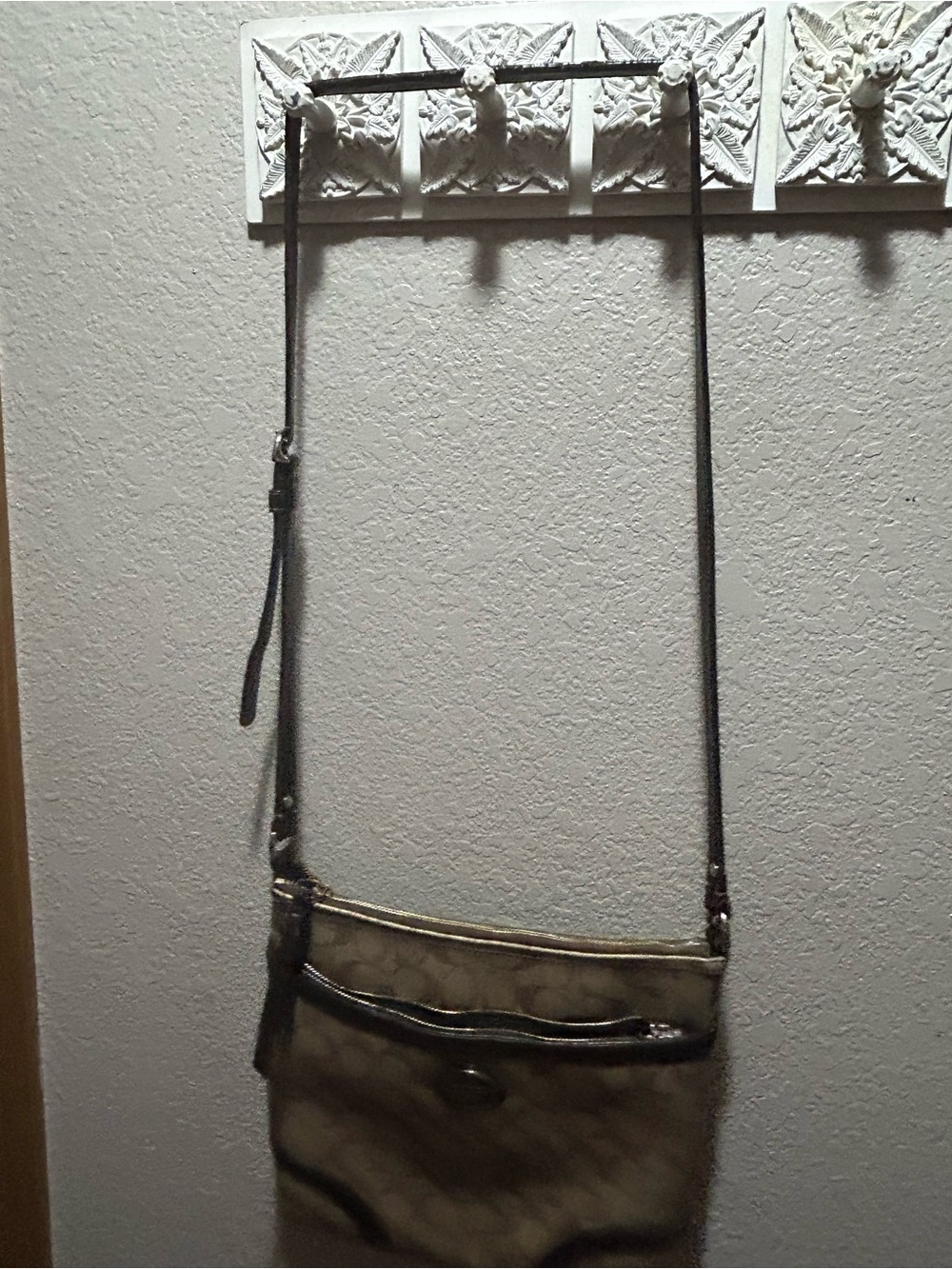 Cute Authentic Coach Crossbody - Picture 9 of 13